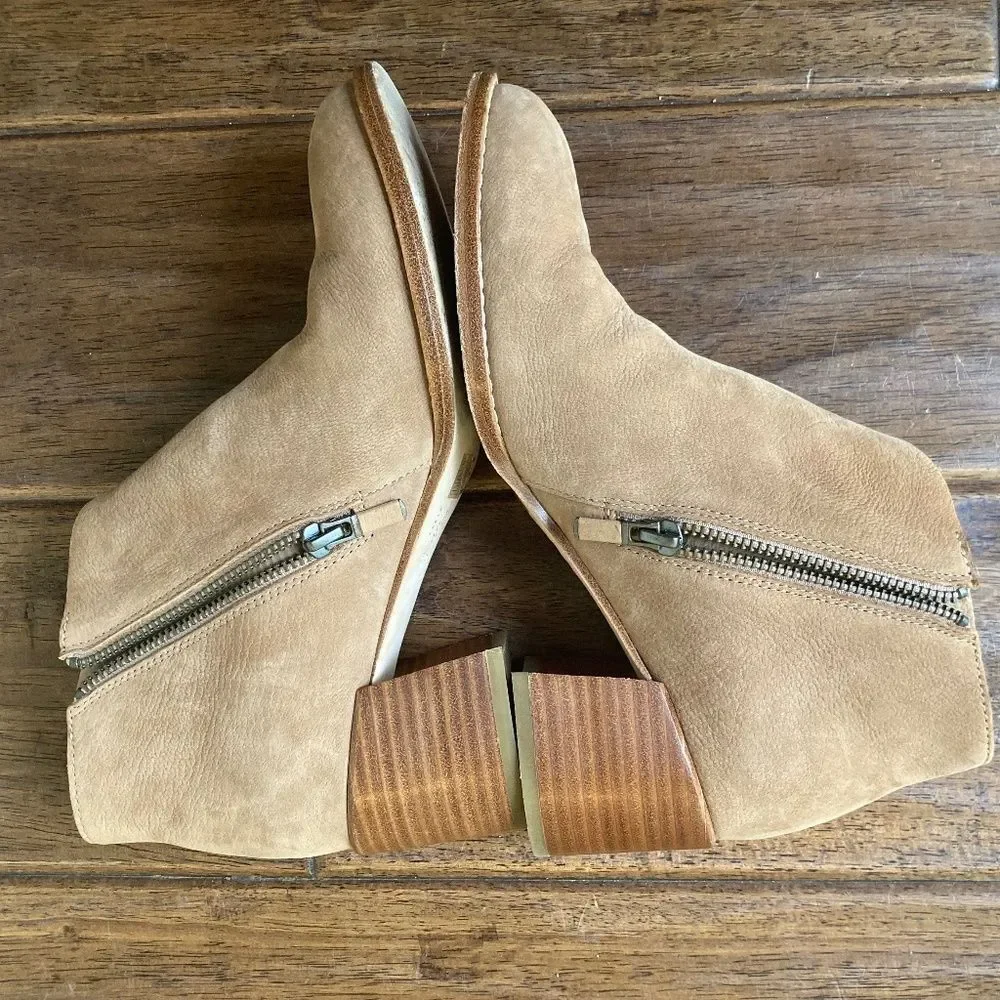 Eileen Fisher Melrose Nubuck Leather Block Heel Booties Women's 7.5 Light Tan